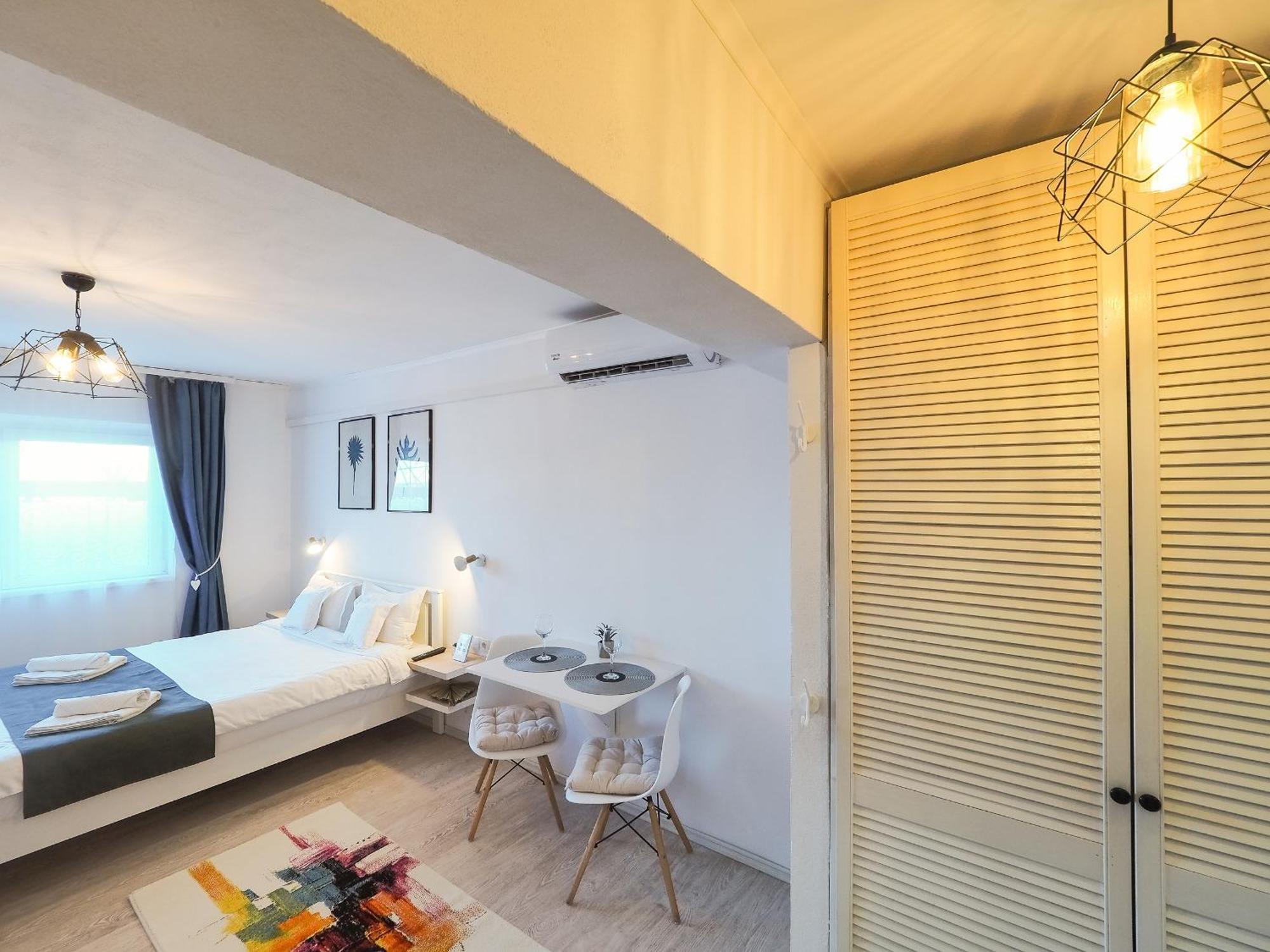 Holiday Studio Sibiu - Central, Cozy & Self Check-In Экстерьер фото